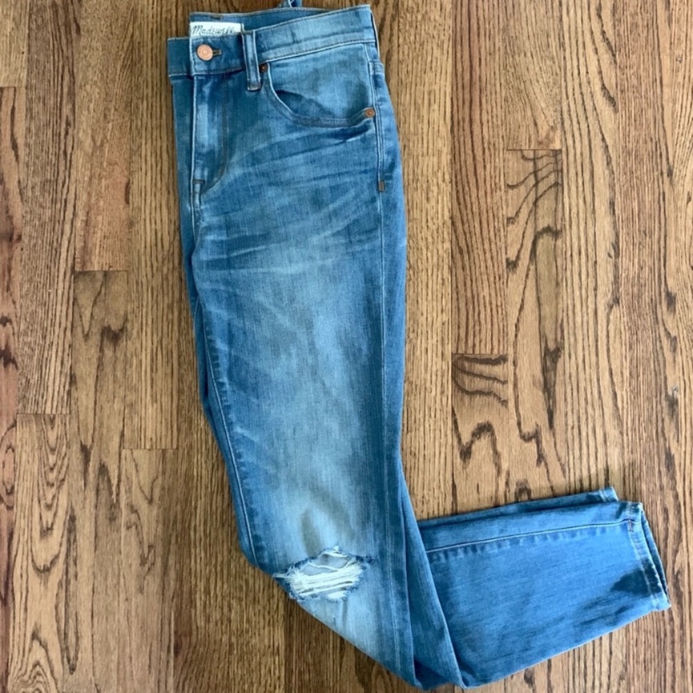 Madewell ripped knee skinny jeans